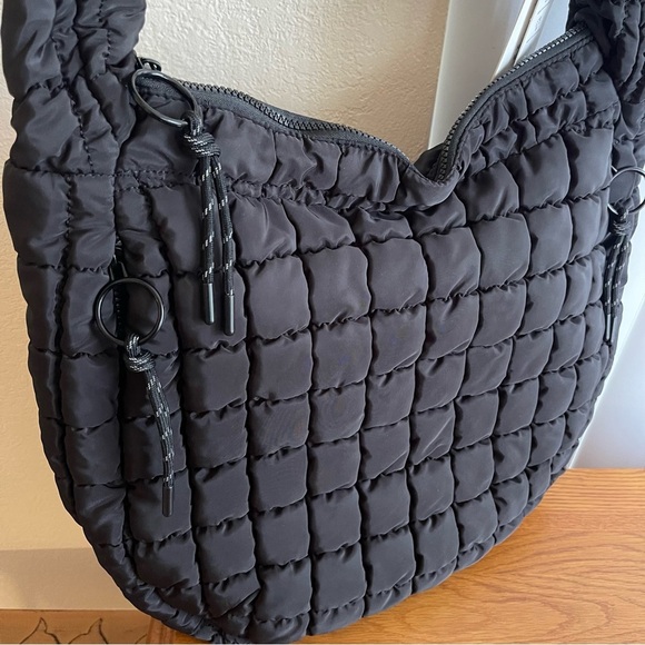 Urban Fit by Urban Expressions Quilted Puffer Leda Hobo Bag Black - Picture 4 of 12